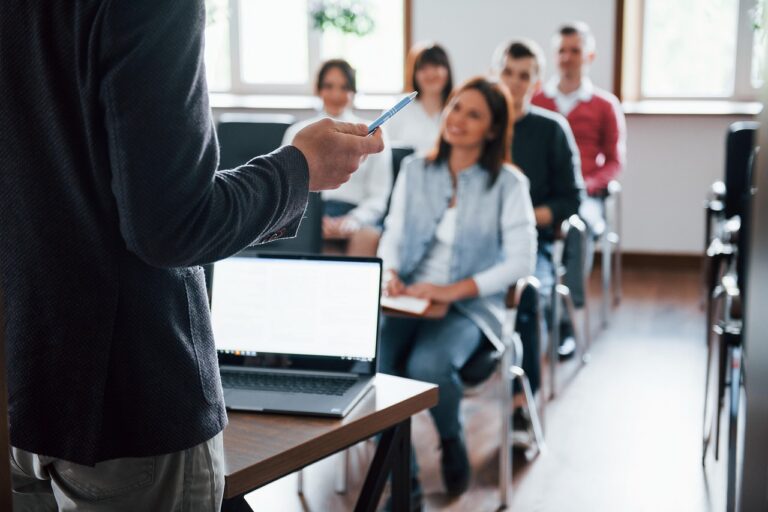 Comment choisir la formation professionnelle adaptée à son projet de carrière ?